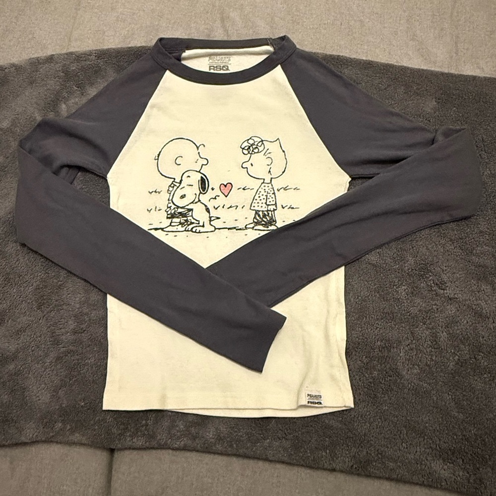 RSQ x Peanuts Love Collection Womens Long Sleeve Raglan Tee | Size: S
